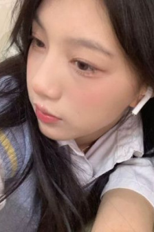 狂躁女人双腿流白色液体